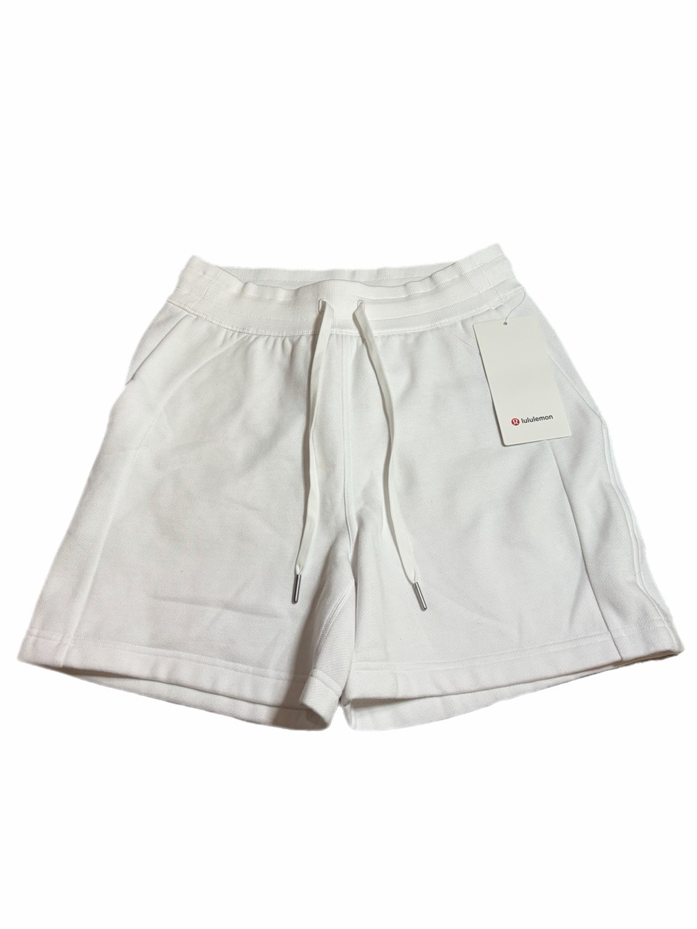 NWT Lululemon Scuba High-Rise Short 5" (White) Size 6